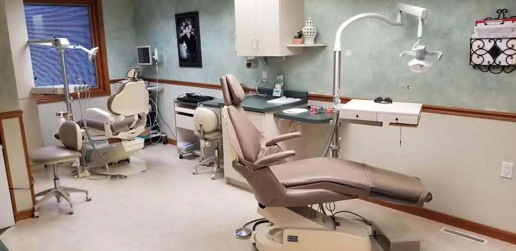 Bruce Orthodontics - Professional dental clinic exterior with modern facilities