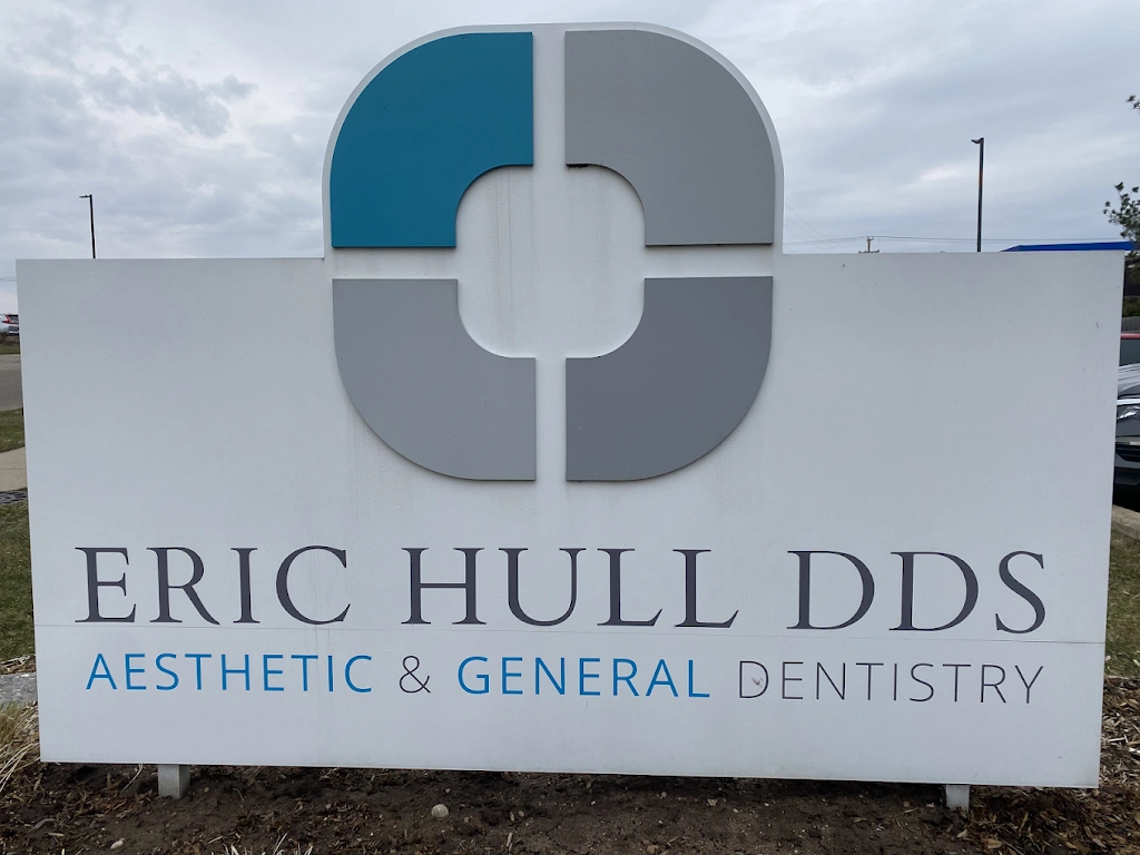Eric Hull DDS Aesthetic & General Dentistry - Professional dental clinic exterior with modern facilities