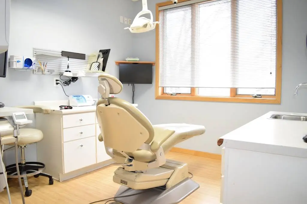 MI Smiles Dental Cascade - Professional dental clinic exterior with modern facilities