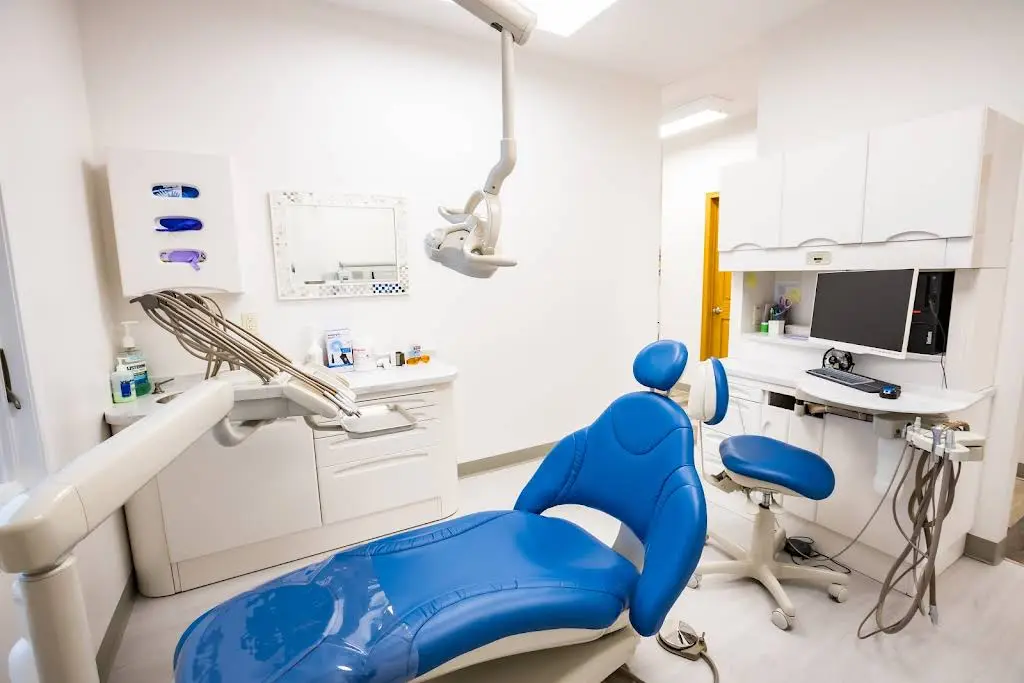 Dr. Chelsea Mason Dental - Professional dental clinic exterior with modern facilities