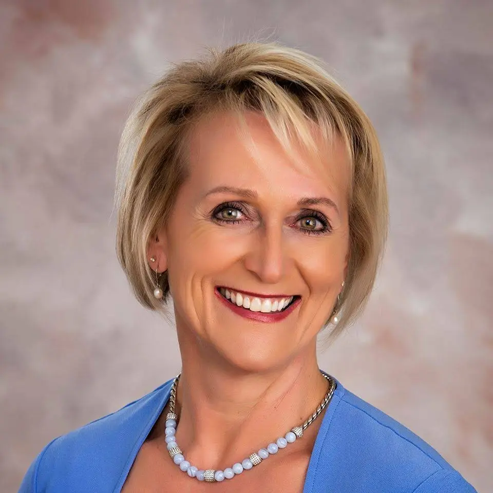 Sandra K. Smith DDS - Professional dental clinic exterior with modern facilities