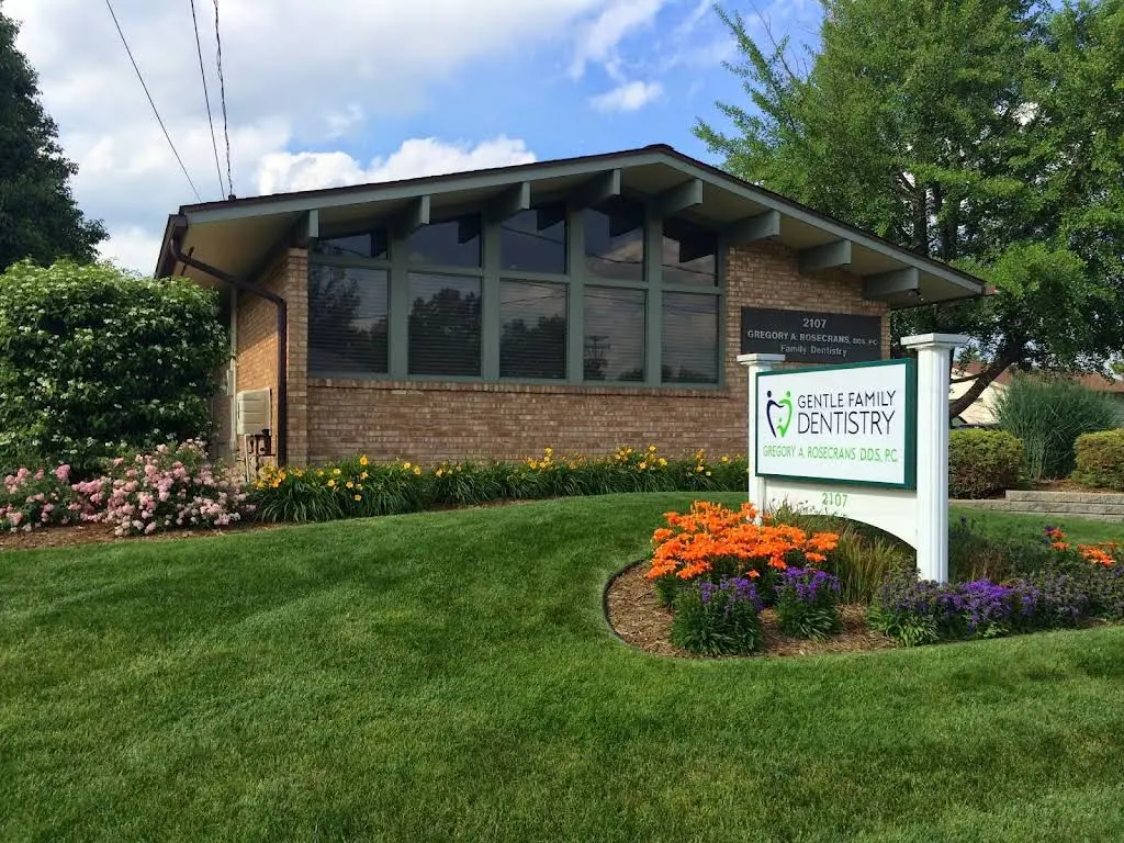 Gregory Rosecrans, DDS, PC - Professional dental clinic exterior with modern facilities