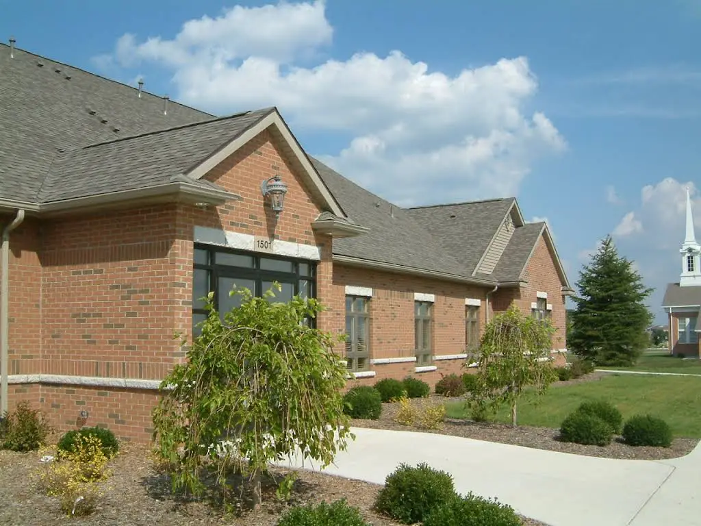 Steven W Charchut DMD, MS, PC - Professional dental clinic exterior with modern facilities