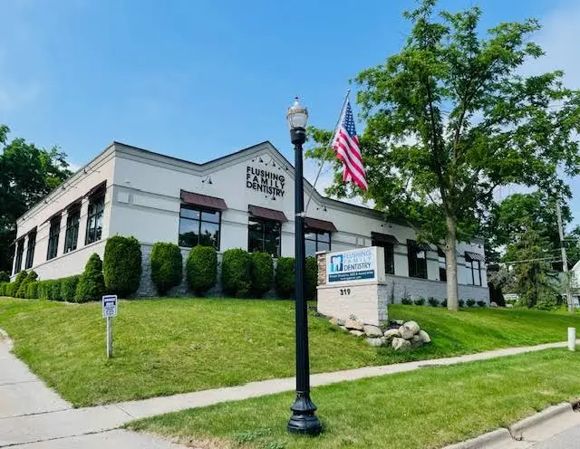 Flushing Family Dentistry - Professional dental clinic exterior with modern facilities