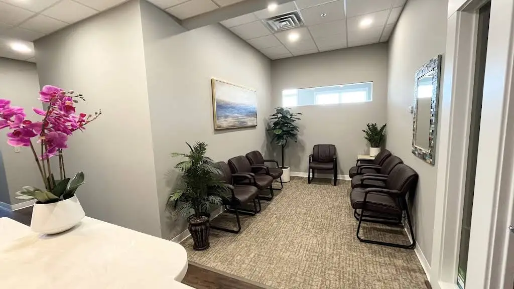 Forest Hills Endodontics - Professional dental clinic exterior with modern facilities