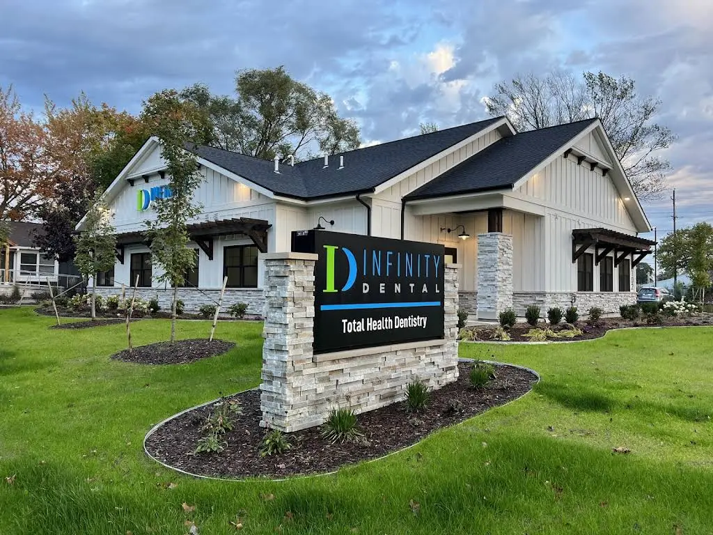 Mono Implant Academy - Professional dental clinic exterior with modern facilities
