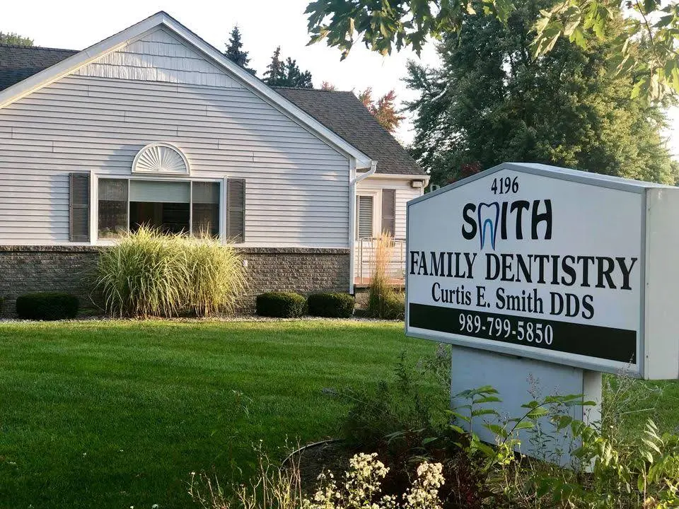 Smith Family Dentistry - Professional dental clinic exterior with modern facilities