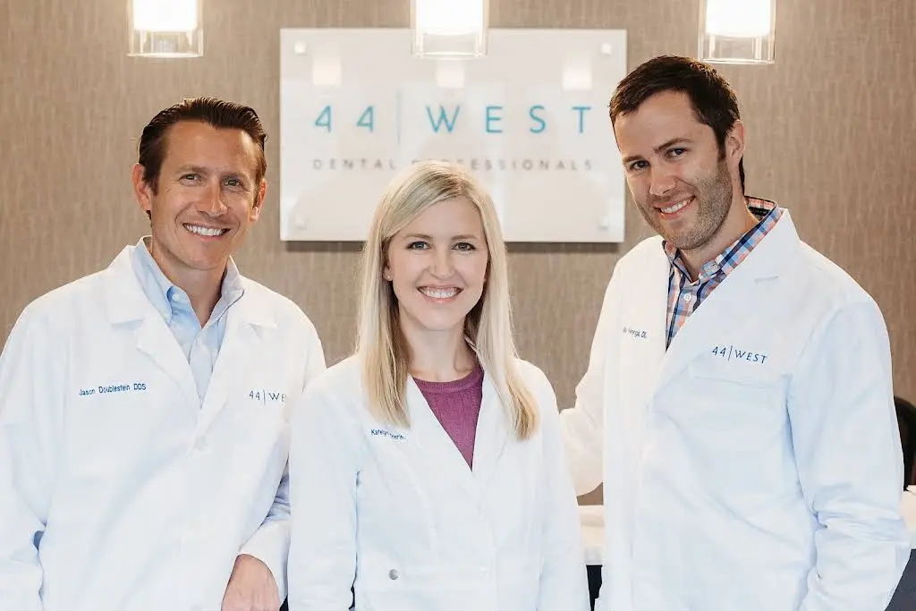 44 West Dental Professionals - Professional dental clinic exterior with modern facilities