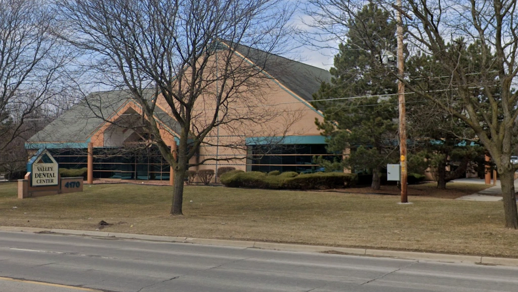 Healthy Smiles Dental Care of Flint - Professional dental clinic exterior with modern facilities