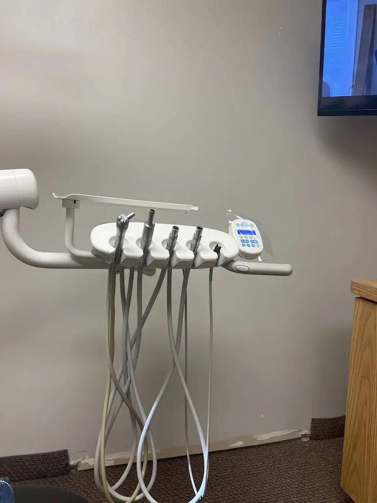 Fireberg Family Dental - Dr. David Fireberg, DDS - Professional dental clinic exterior with modern facilities