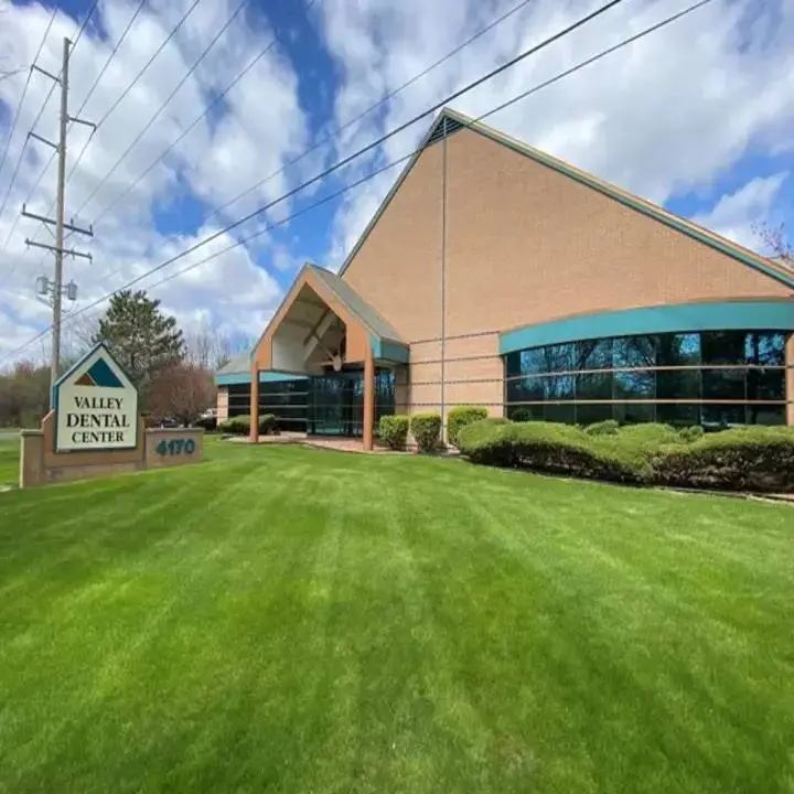 Healthy Smiles Dental Care of Flint - Professional dental clinic exterior with modern facilities
