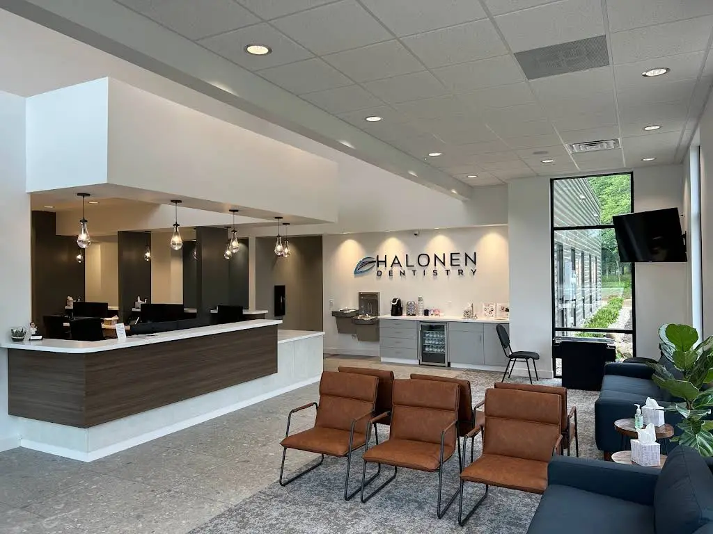 Halonen Dentistry - Professional dental clinic exterior with modern facilities