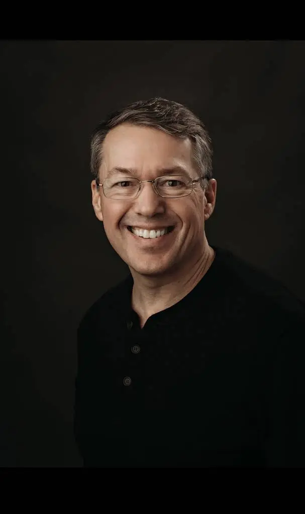 Mark E. Richardson, DDS - Professional dental clinic exterior with modern facilities