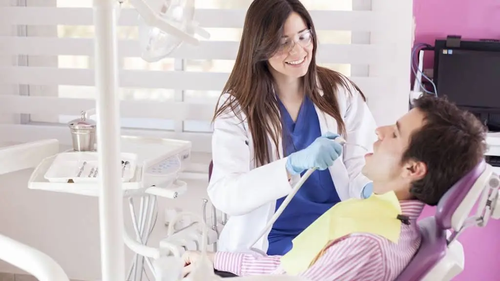 Douglas A. Bleyenburg DDS - Professional dental clinic exterior with modern facilities