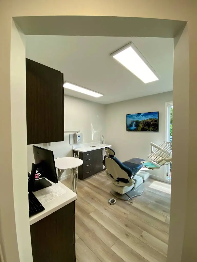 Stadium Dental - Professional dental clinic exterior with modern facilities