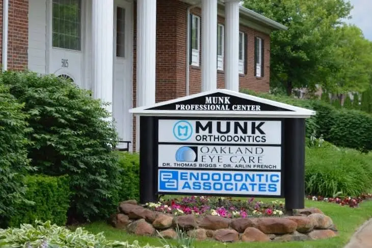 Munk Orthodontics - Professional dental clinic exterior with modern facilities