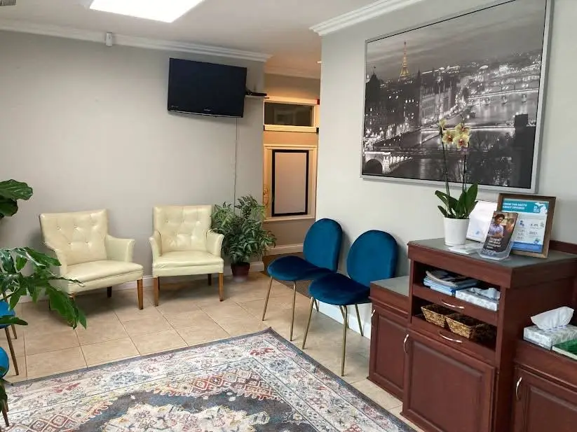 Hislop & Lepak Family Dentistry - Professional dental clinic exterior with modern facilities