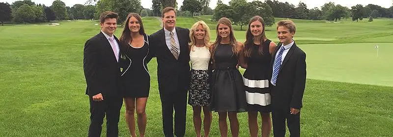 Dr. Thomas Warner - Your Rochester Hills Family Dentist - Professional dental clinic exterior with modern facilities