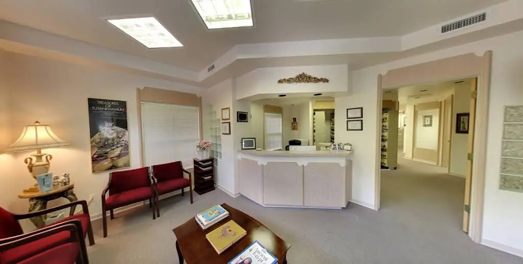 River Square Family Dentistry - Professional dental clinic exterior with modern facilities