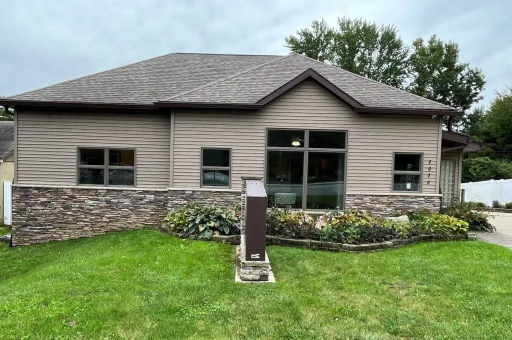 Periodontal Associates of South Bend - Professional dental clinic exterior with modern facilities