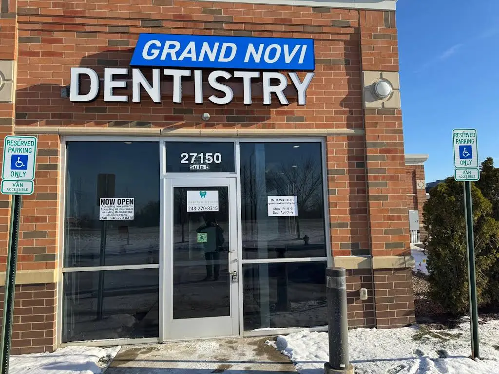 Grand Novi Dentistry - Professional dental clinic exterior with modern facilities