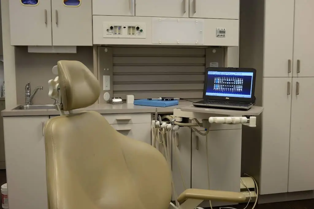 Bloomfield Dental Care - Professional dental clinic exterior with modern facilities