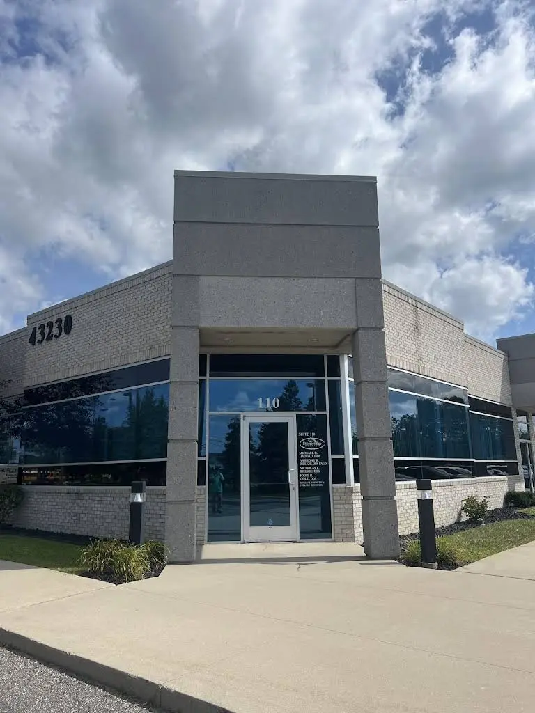 Stoneridge Dental - Professional dental clinic exterior with modern facilities