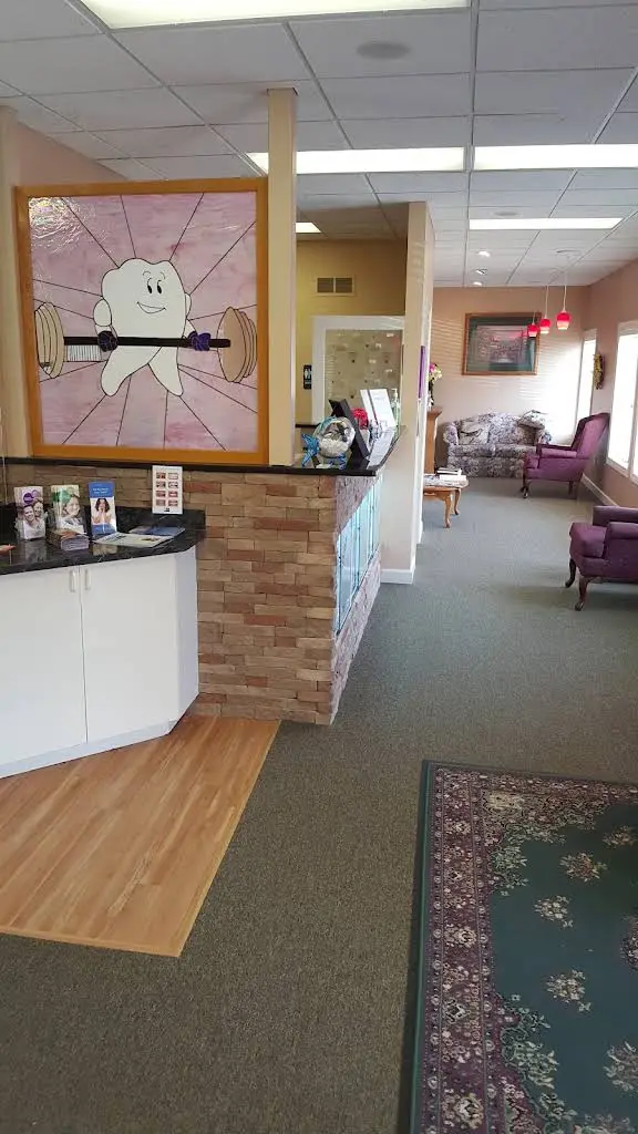 Advanced Dentistry. Dr. Frank Schalm - Professional dental clinic exterior with modern facilities
