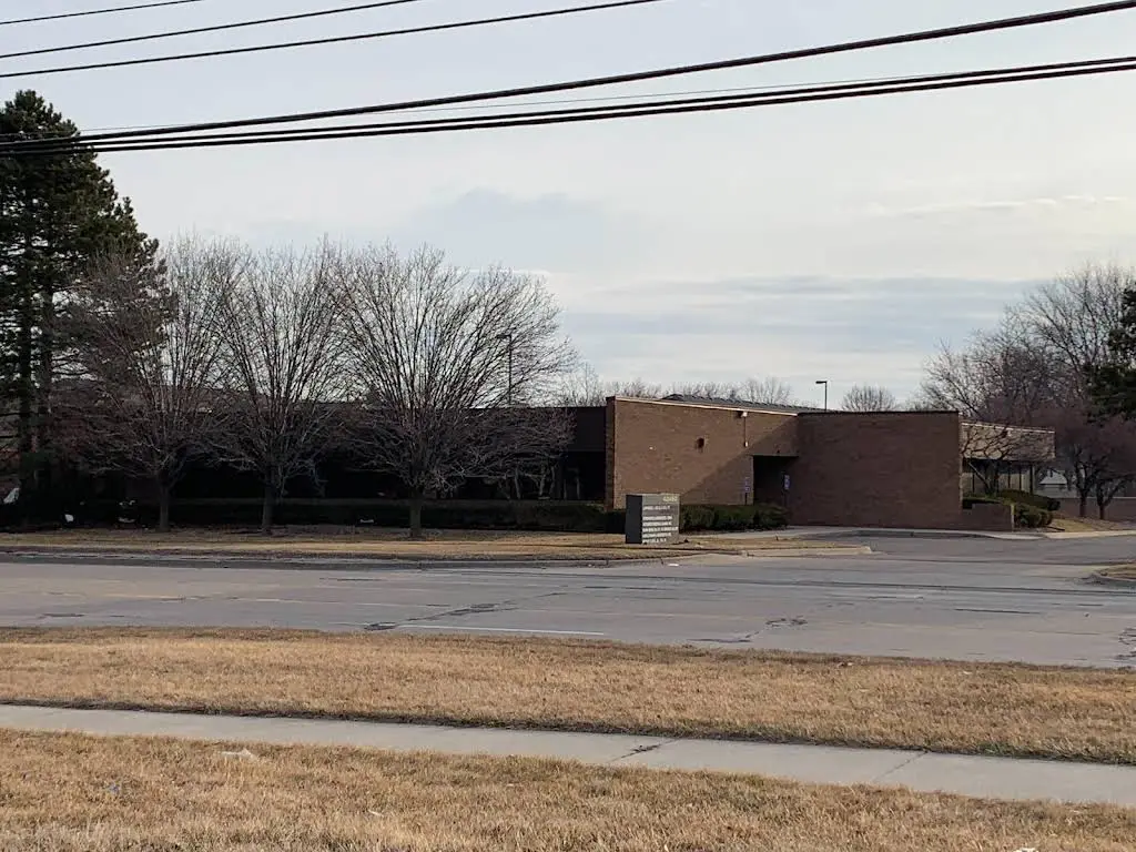 Lawrence Aiello DDS, PC - Professional dental clinic exterior with modern facilities