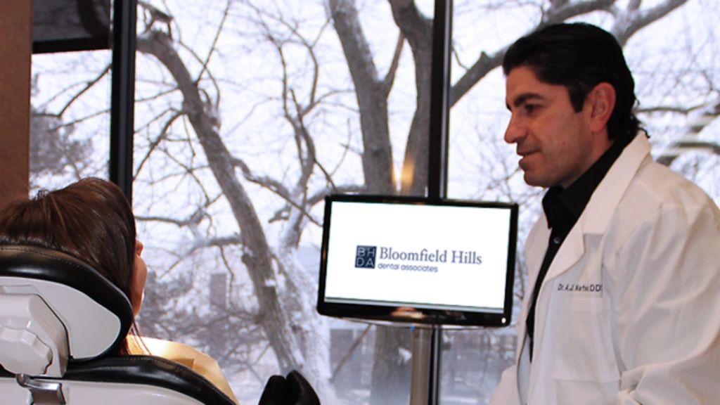 Bloomfield Hills Dental Associates - Professional dental clinic exterior with modern facilities