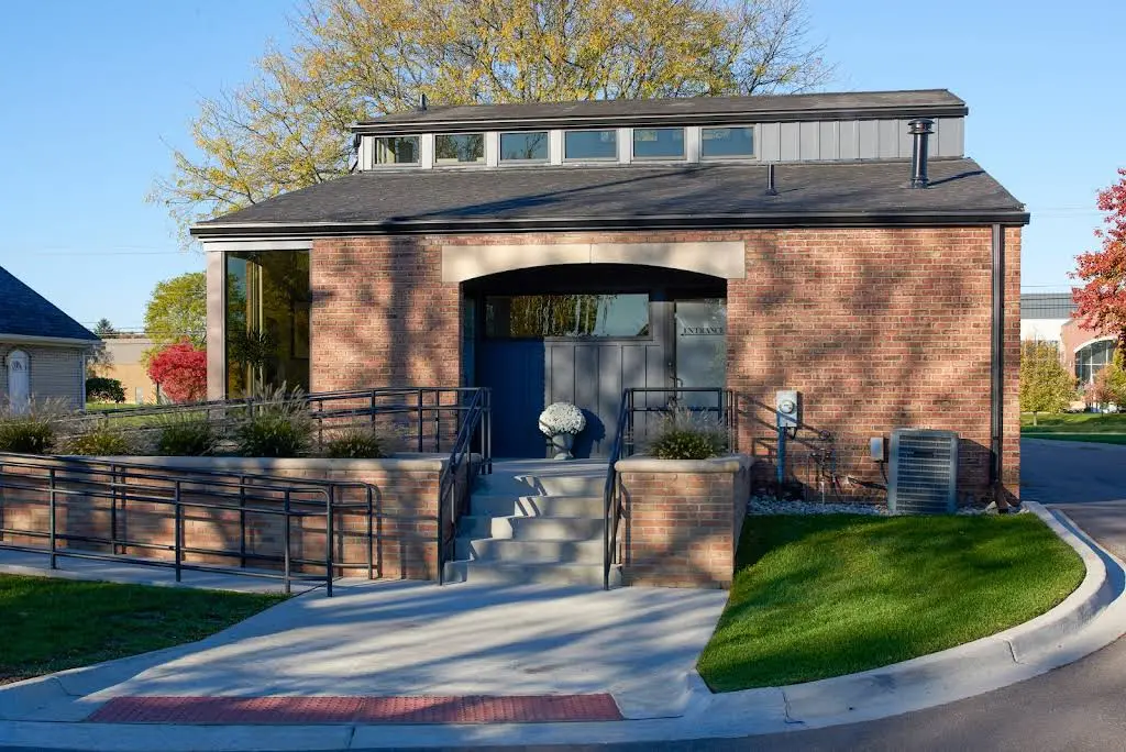 Thanasas Family Dental Care - Professional dental clinic exterior with modern facilities