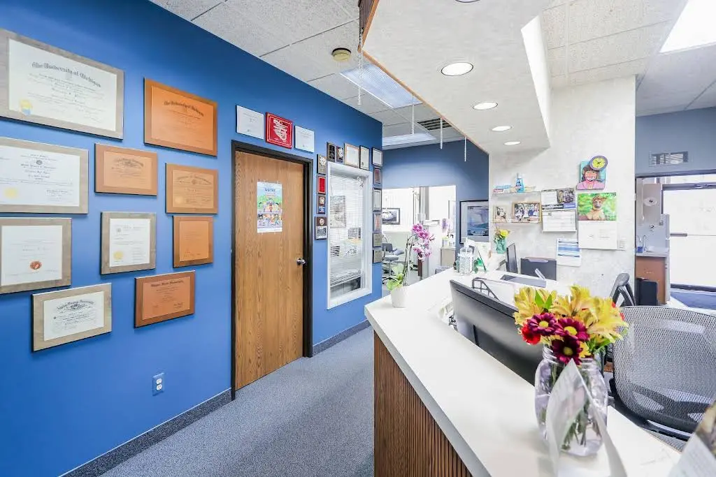 Pesis Dental Group - Professional dental clinic exterior with modern facilities