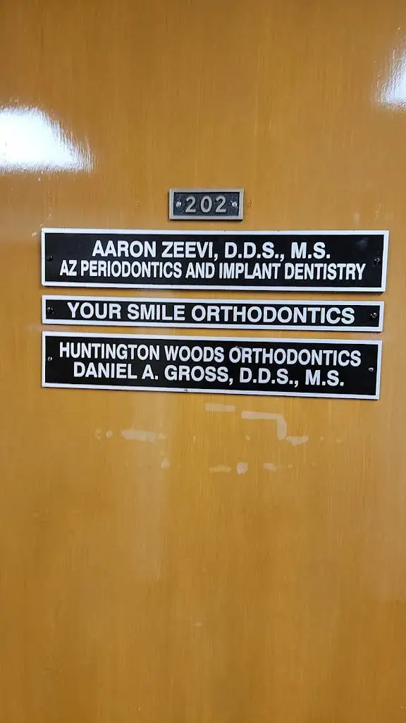 AZ Periodontics Implant Surgery - Professional dental clinic exterior with modern facilities