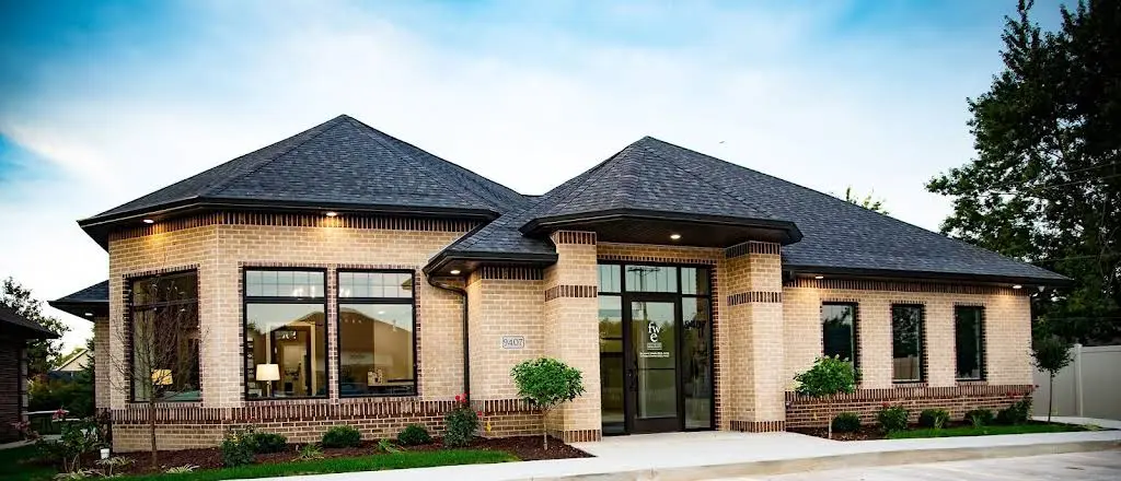 Fort Wayne Endodontics - Professional dental clinic exterior with modern facilities