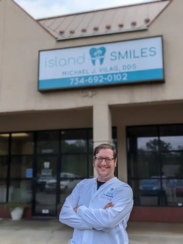 Island Smiles Dentistry: Michael J Vilag DDS - Professional dental clinic exterior with modern facilities