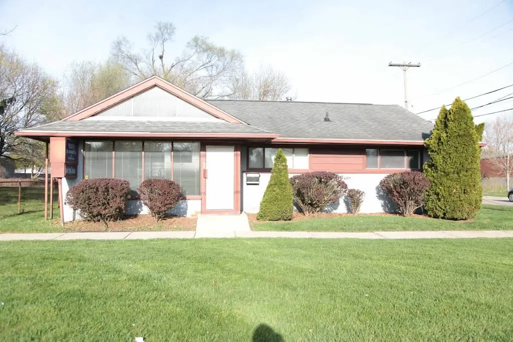 Deluxe Dental Warren - Professional dental clinic exterior with modern facilities