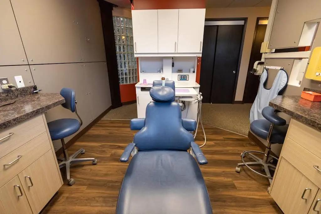 Smoler Smiles Family and Implant Dentistry - Professional dental clinic exterior with modern facilities