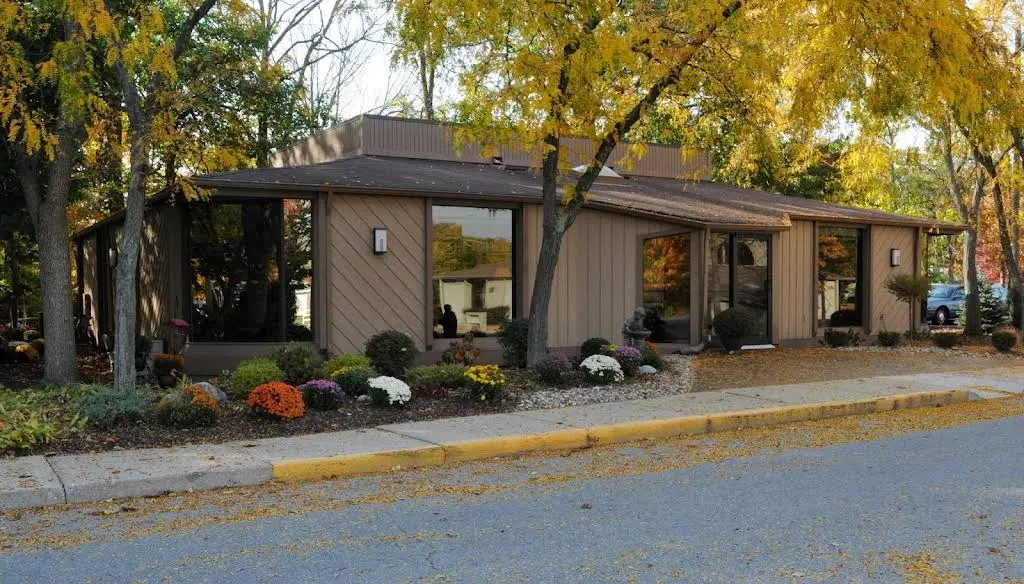 Fort Wayne Dentistry - Professional dental clinic exterior with modern facilities