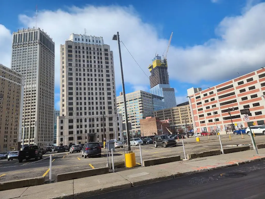 Detroit Orthodontic Specialists - Professional dental clinic exterior with modern facilities