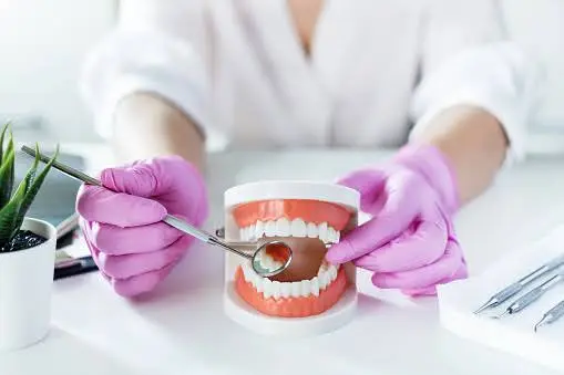 Fort Wayne Urgent Dentist - Professional dental clinic exterior with modern facilities