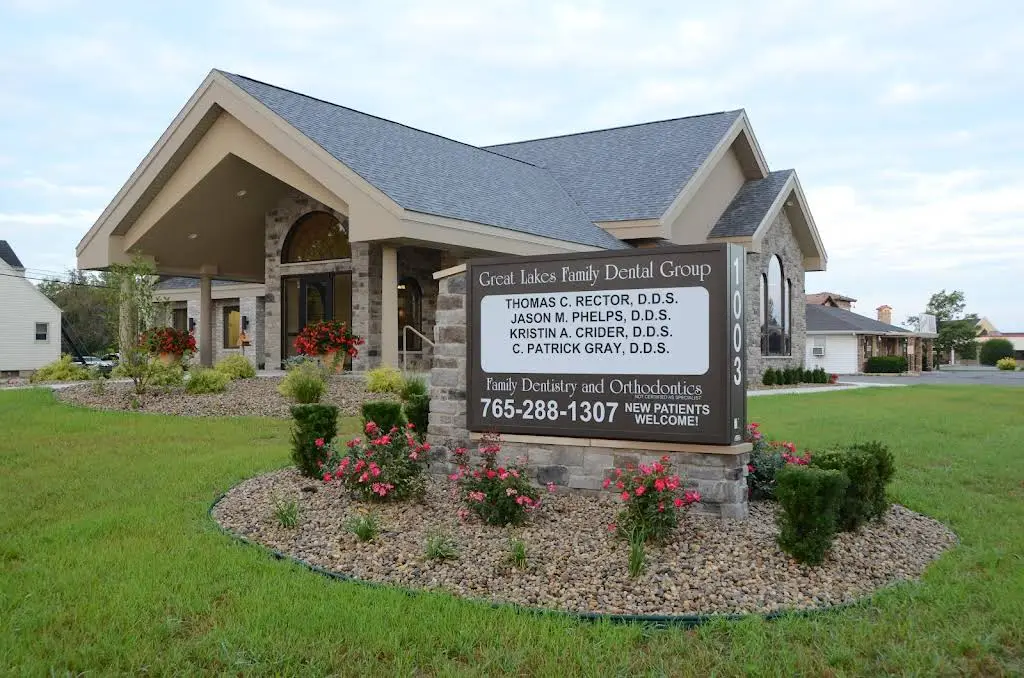 Great Lakes Family Dental Group - Muncie - Professional dental clinic exterior with modern facilities