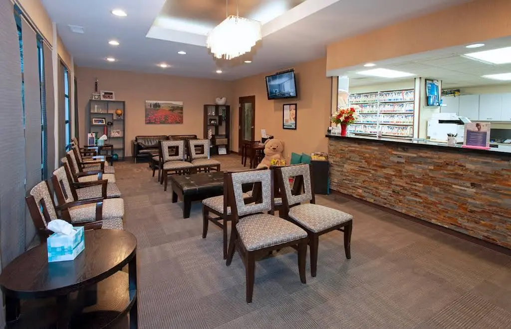 Taylor Smiles - Professional dental clinic exterior with modern facilities