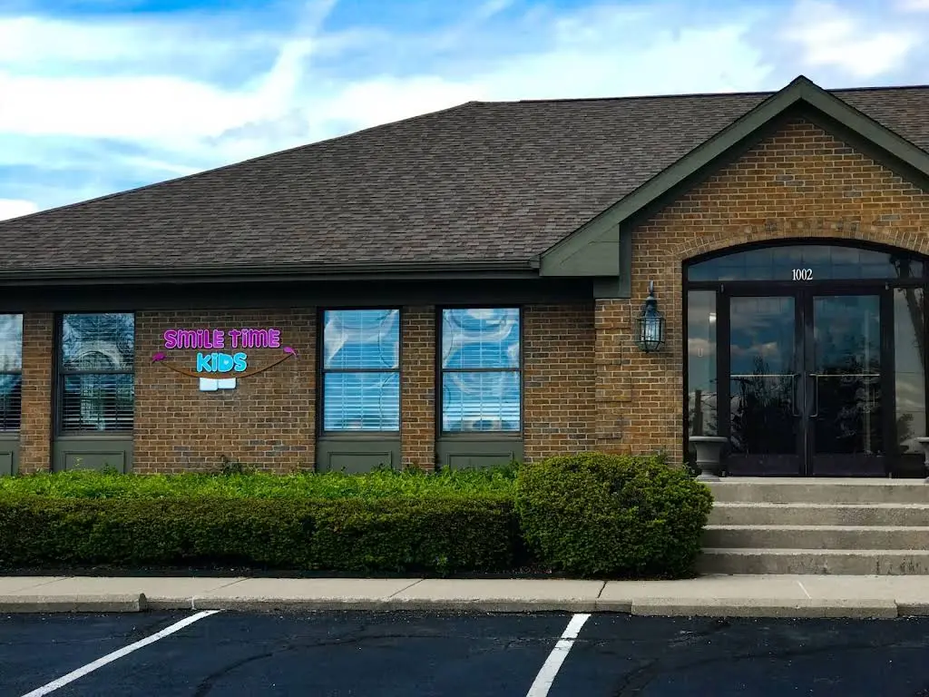 Smile Time Kids - Professional dental clinic exterior with modern facilities