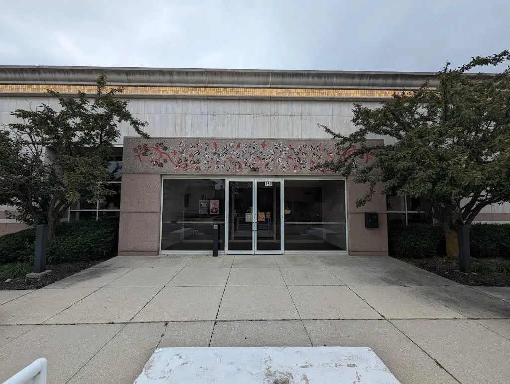 Pham Orthodontics - Professional dental clinic exterior with modern facilities