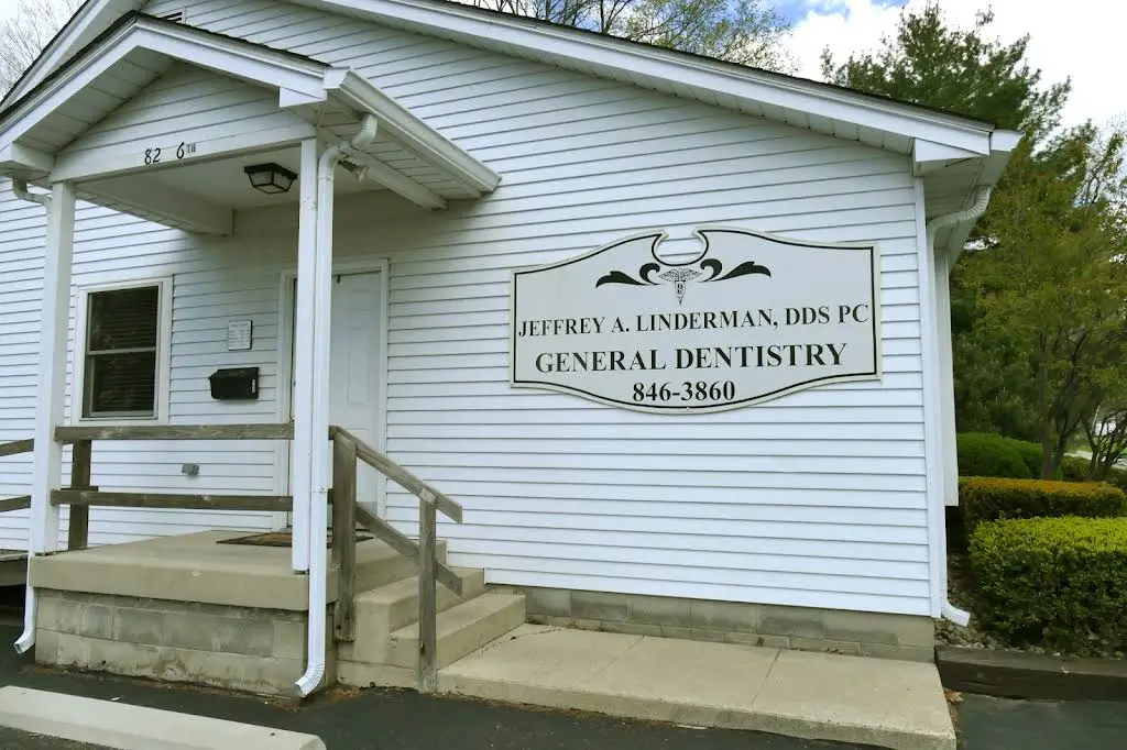 Dental Clinic - Linderman Jeffrey A DDS - Professional dental clinic exterior with modern facilities