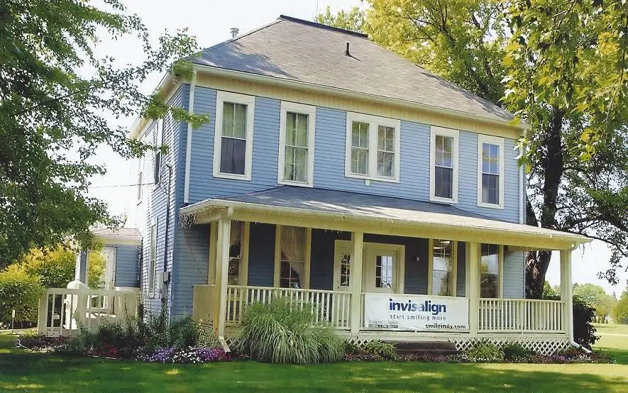 Washington Square Cosmetic & Family Dentistry - Professional dental clinic exterior with modern facilities