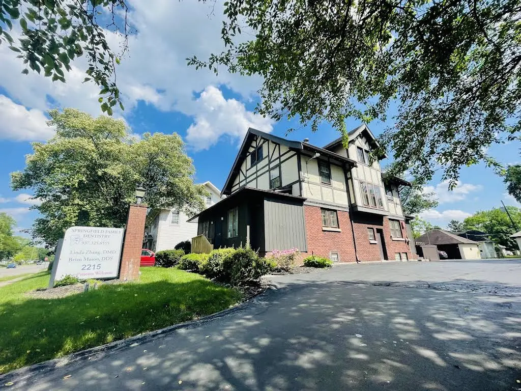 Springfield Family Dentistry - Professional dental clinic exterior with modern facilities