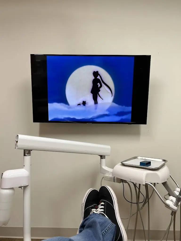 Indy Dental Health - Professional dental clinic exterior with modern facilities