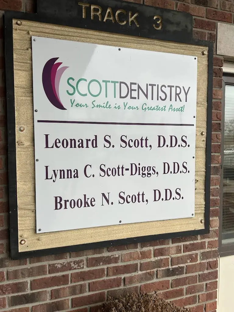 Scott Dentistry: Dr. Brooke Scott, DDS , Leonard S. Scott, DDS PC - Professional dental clinic exterior with modern facilities