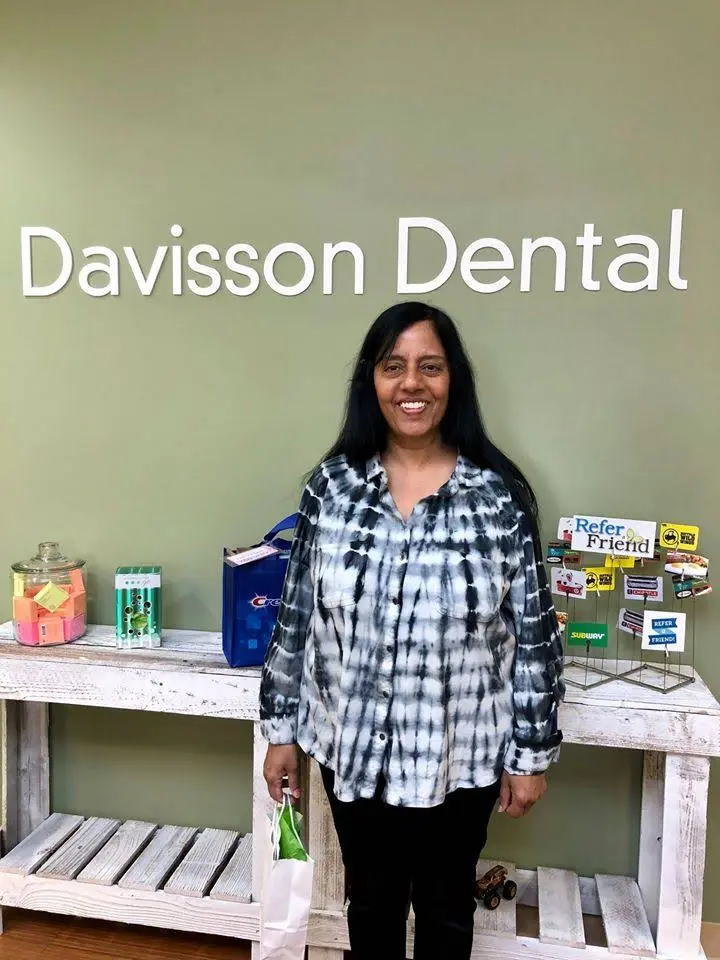 Davisson Dental - Professional dental clinic exterior with modern facilities